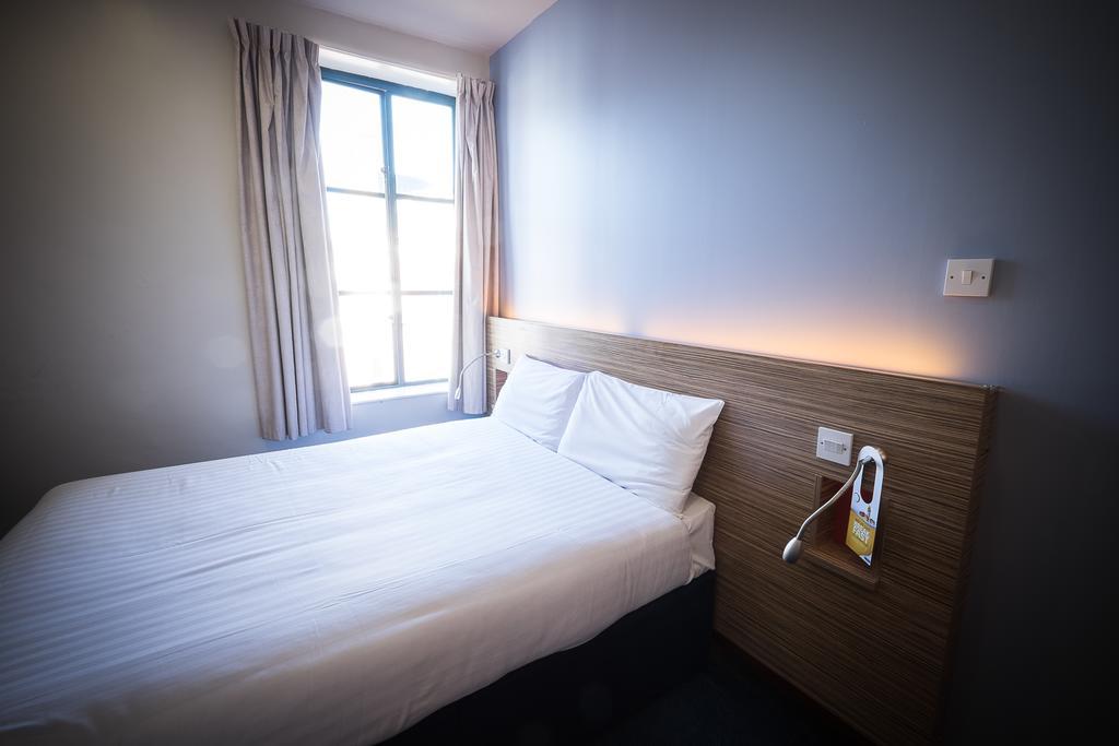 Travelodge Derry Exterior photo