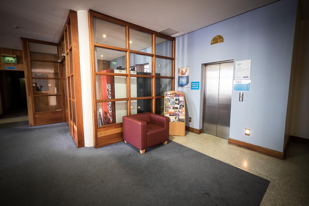 Travelodge Derry Exterior photo