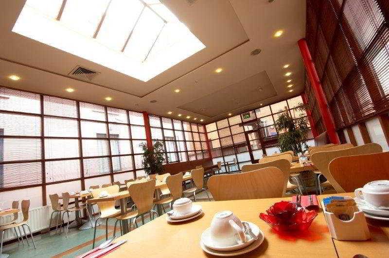 Travelodge Derry Exterior photo